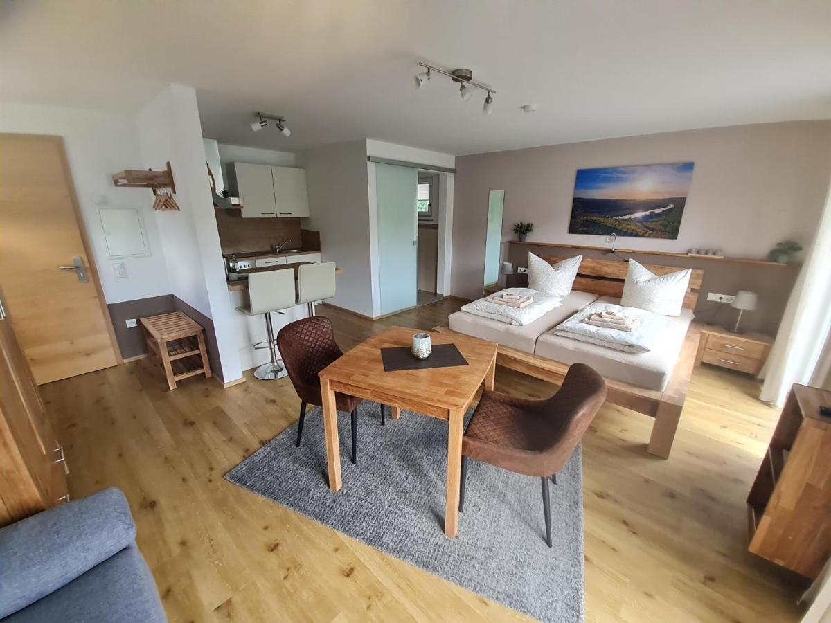 Mosel-Auszeit Apartamento Brauneberg Exterior foto